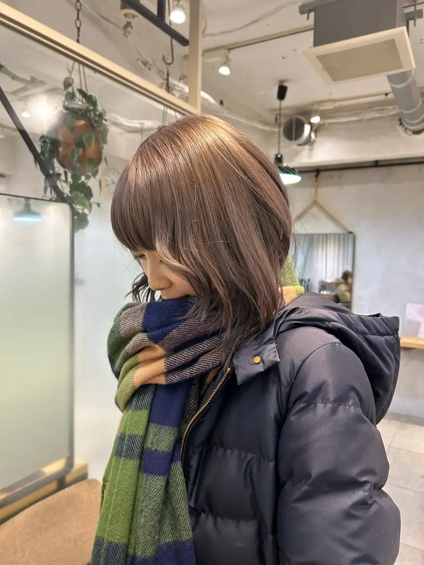 ミディアム カラー ヘアカラー トリートメント lomalia moekaのヘアスタイル