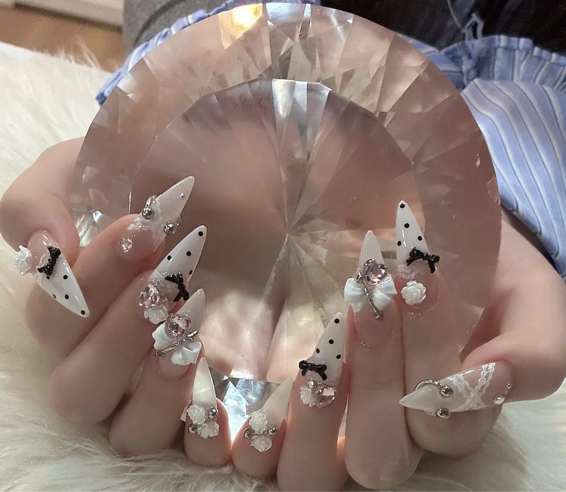 ネイル LoaChaton kaeのネイルデザイン
