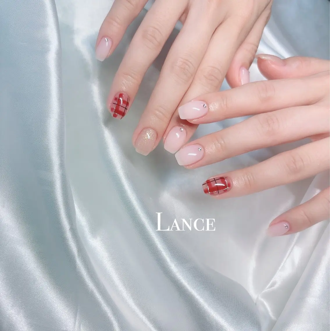 ネイル オーロラネイル フットネイル フレンチネイル キラキラネイル 韓国ネイル ハンドネイル Lance nailのネイルデザイン