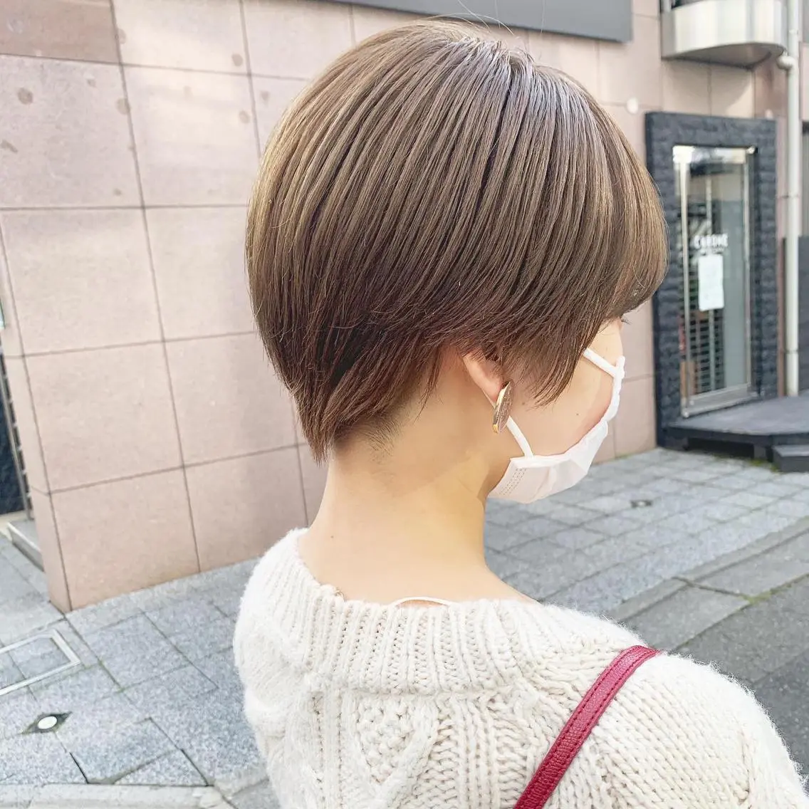 ショート カラー ハイトーンボブ 前田 表参道　グレージュのヘアスタイル