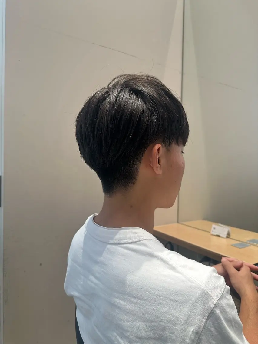 メンズ ミオ💎ショート 透ける暗髪のヘアスタイル