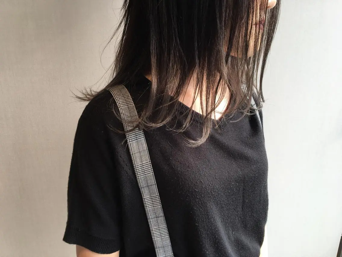 ミディアム still .のヘアスタイル