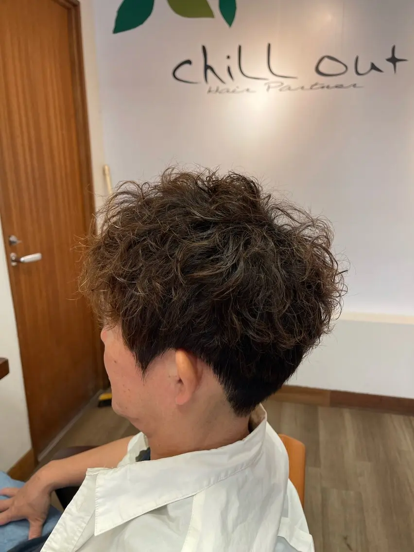 ショート パーマ メンズ メンズパーマ カット ヘアカラー トリートメント chill out 甲斐千尋のヘアスタイル