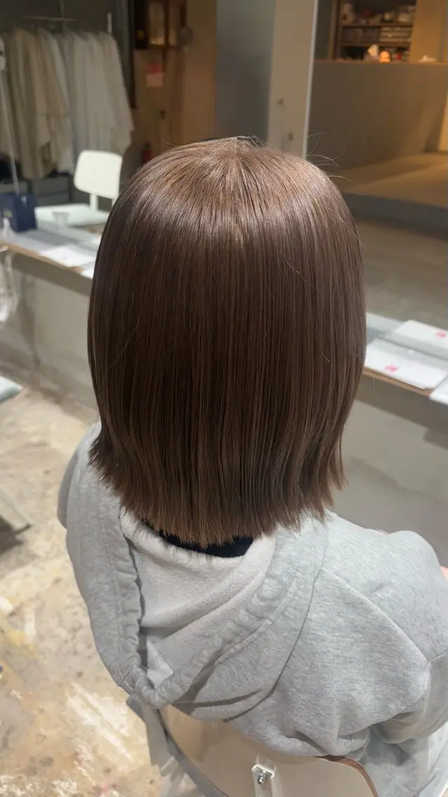 カラー グレージュ ヘアカラー 安藤 まりのヘアスタイル