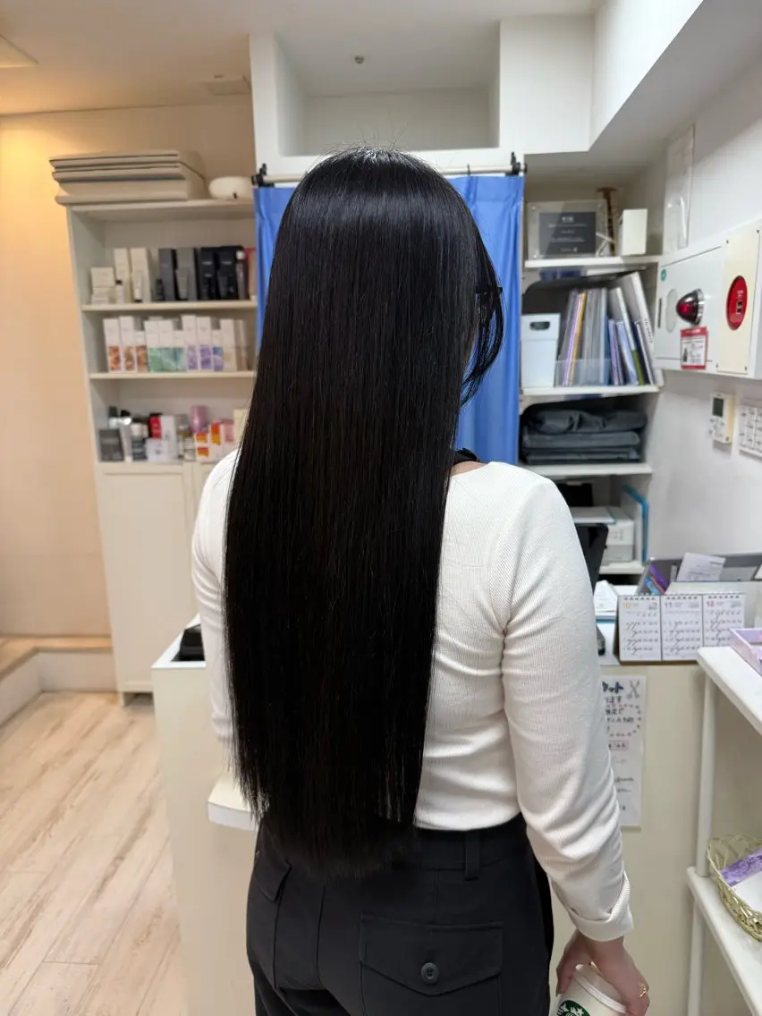 ロング 酸性ストレート カット ヘアカラー 縮毛矯正 新籾 尚哉のヘアスタイル