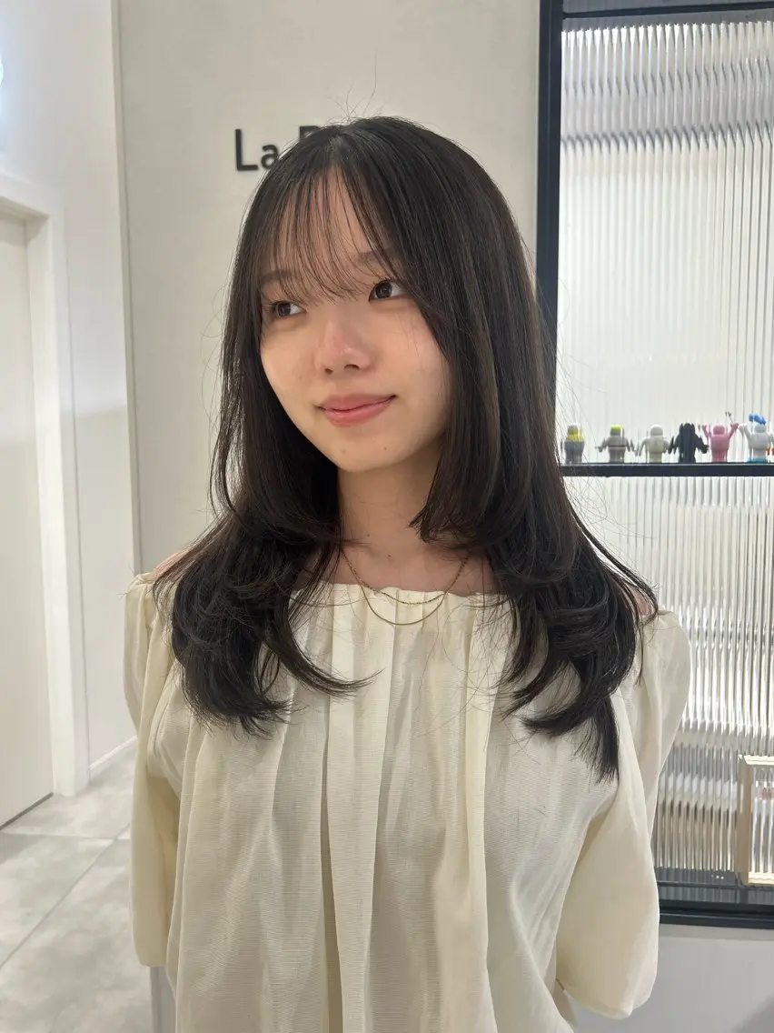 セミロング カラー レイヤーカット カット オリーブベージュ/ ブリーチなし透明感のヘアスタイル