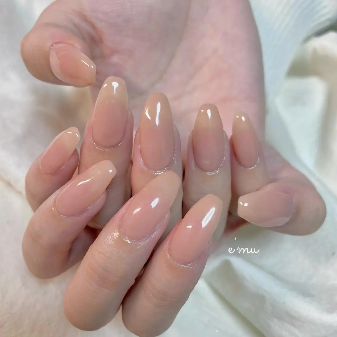 ネイル オフィスネイル ワンカラーネイル ハンドネイル nail salon e'mu💐のネイルデザイン