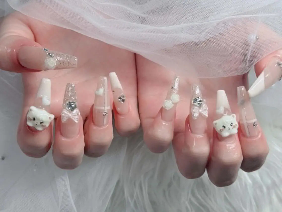 ネイル チークネイル フレンチネイル キラキラネイル 韓国ネイル マグネットネイル ハンドネイル yuuna hbabynailのネイルデザイン