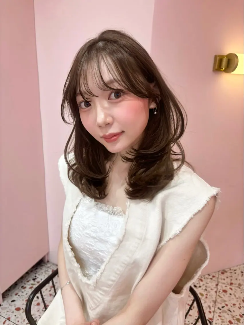 ミディアム カラー ヘアアレンジ 🐰チナ🐰 暖色ベージュ/顔周りのヘアスタイル