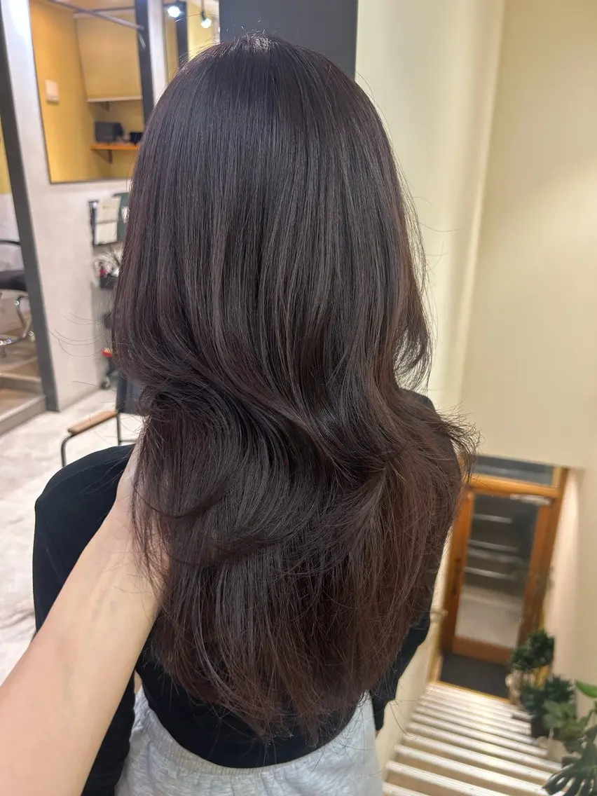 ロング カラー ブラウンカラー バイオレットカラー バイオレットブラウン カット ヘアカラー トリートメント hub hair レイヤー/ナチュラルのヘアスタイル