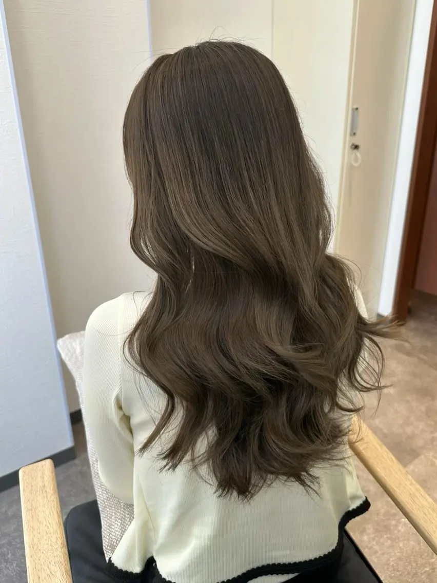 ロング カラー グレージュ カット ヘアカラー れん 吉塚店長/艶髪 /赤み消し/透明感のヘアスタイル