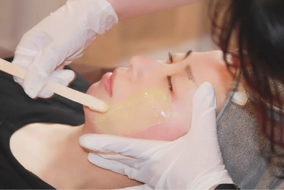 顔全体WAX（高濃度美容液配合パック付き）の写真