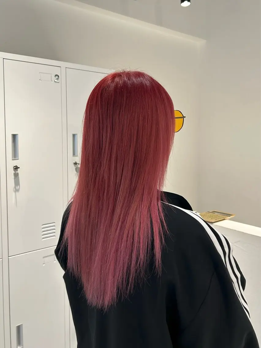 ロング カラー ヘアアレンジ ブリーチ ケアブリーチ 透明感カラー ダブルカラー インナーカラー ヘアカラー トリートメント 梅木李奈🍒府中/ レイヤー透明感カラーのヘアスタイル