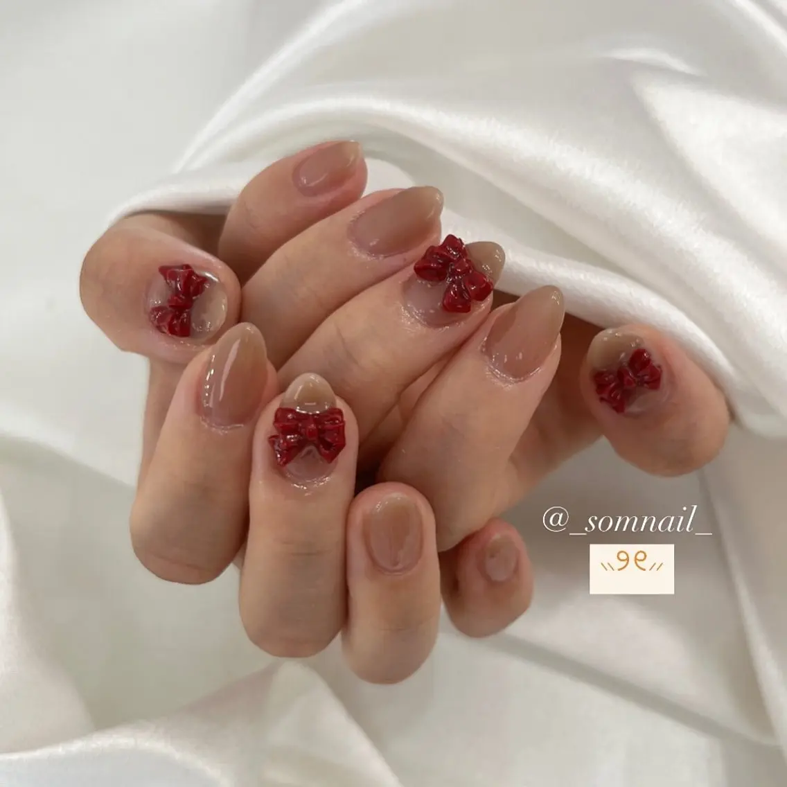 ネイル ジェルネイル 韓国ネイル ワンカラーネイル リボン SOM NAILのネイルデザイン