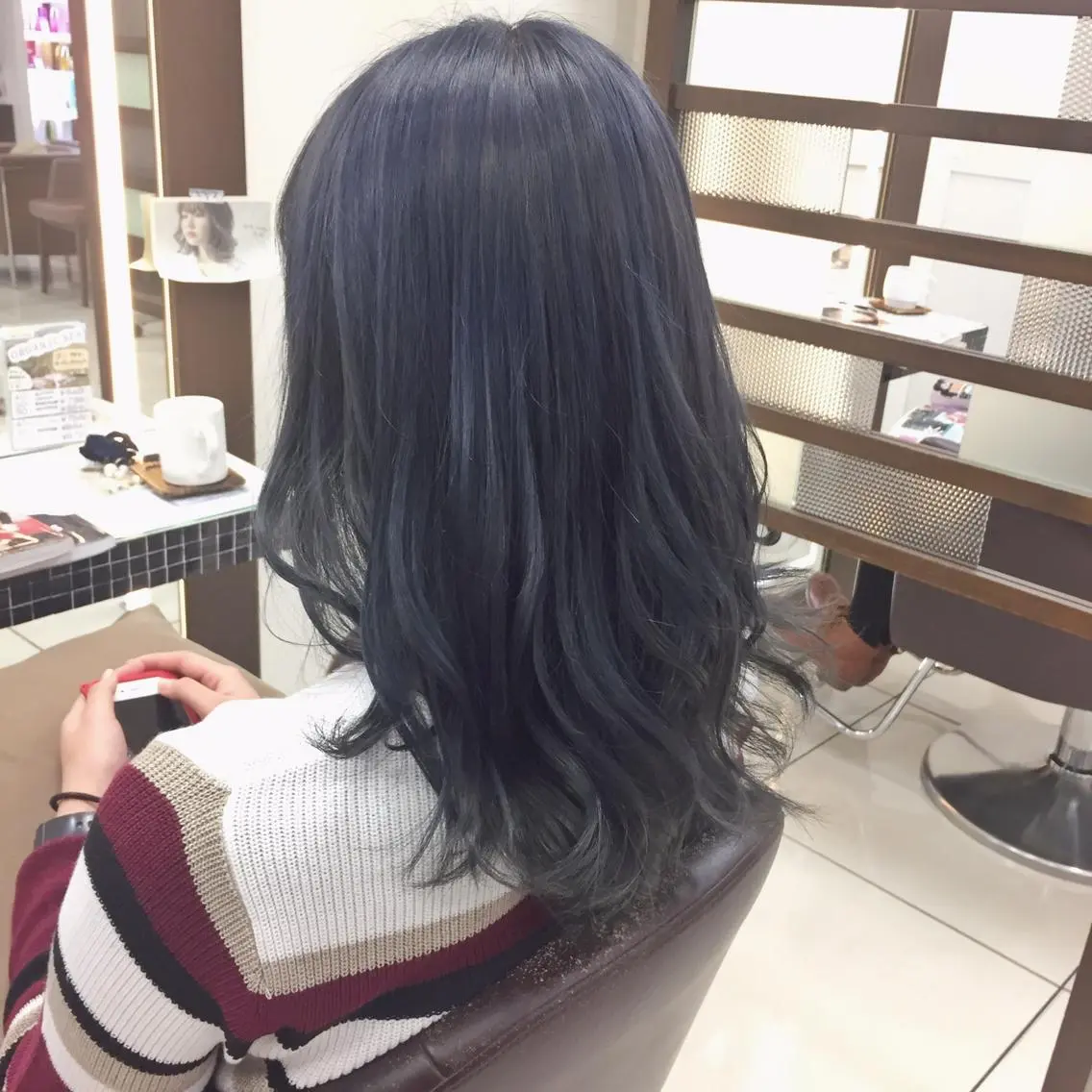 ロング カラー ラベンダーカラー ラベンダーグレー ネイビーカラー 大平 美沙のヘアスタイル