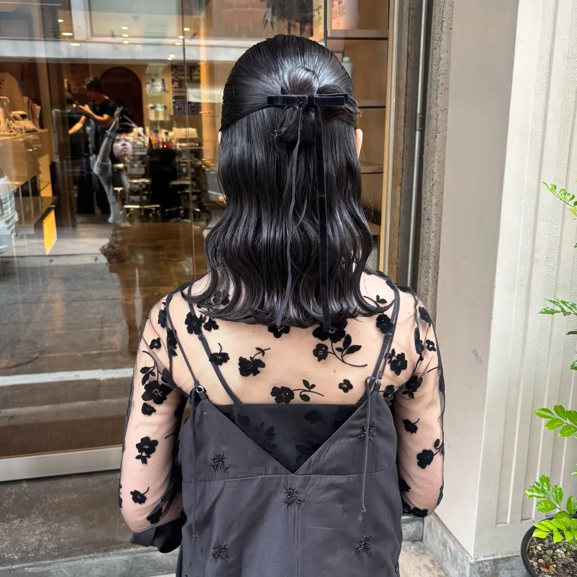 ヘアアレンジ ハーフアップ 髪飾り 芦刈 咲来のヘアスタイル
