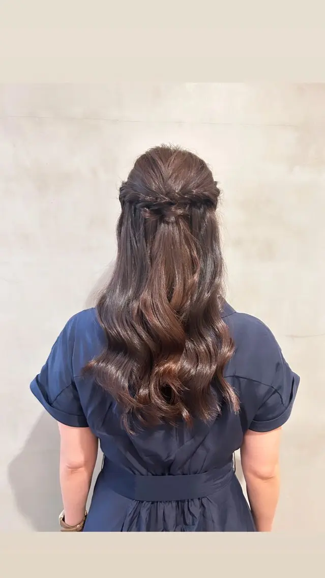 ロング カラー ヘアアレンジ ヘアカラー トリートメント タナカ カナ🫧のヘアスタイル