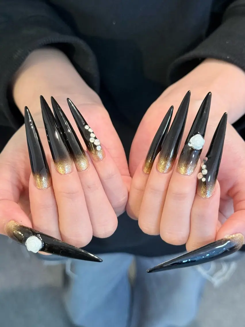 ネイル アートネイル キラキラネイル ラメ(グリッター) マグネットネイル パープル ハンドネイル VANI Belle Nailのネイルデザイン