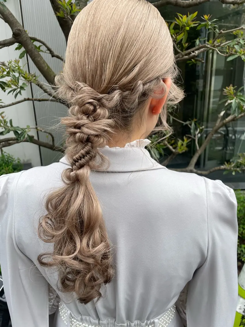 セミロング カット ヘアカラー ヘアセット 手島 カミラのヘアスタイル