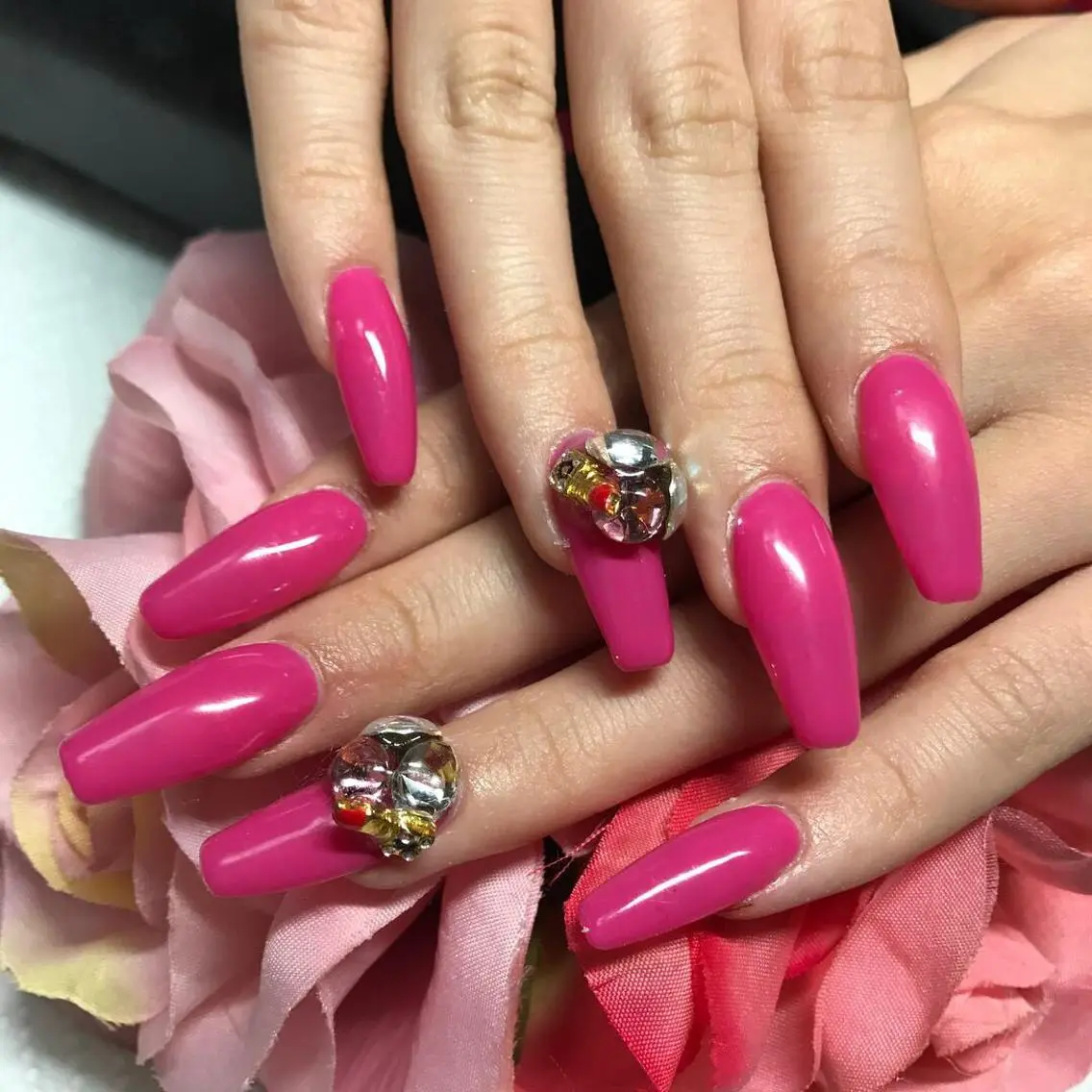 ミディアム ネイル ジェルネイル 《LB》ラブリエ Nail&eyeのマツエク・マツパデザイン