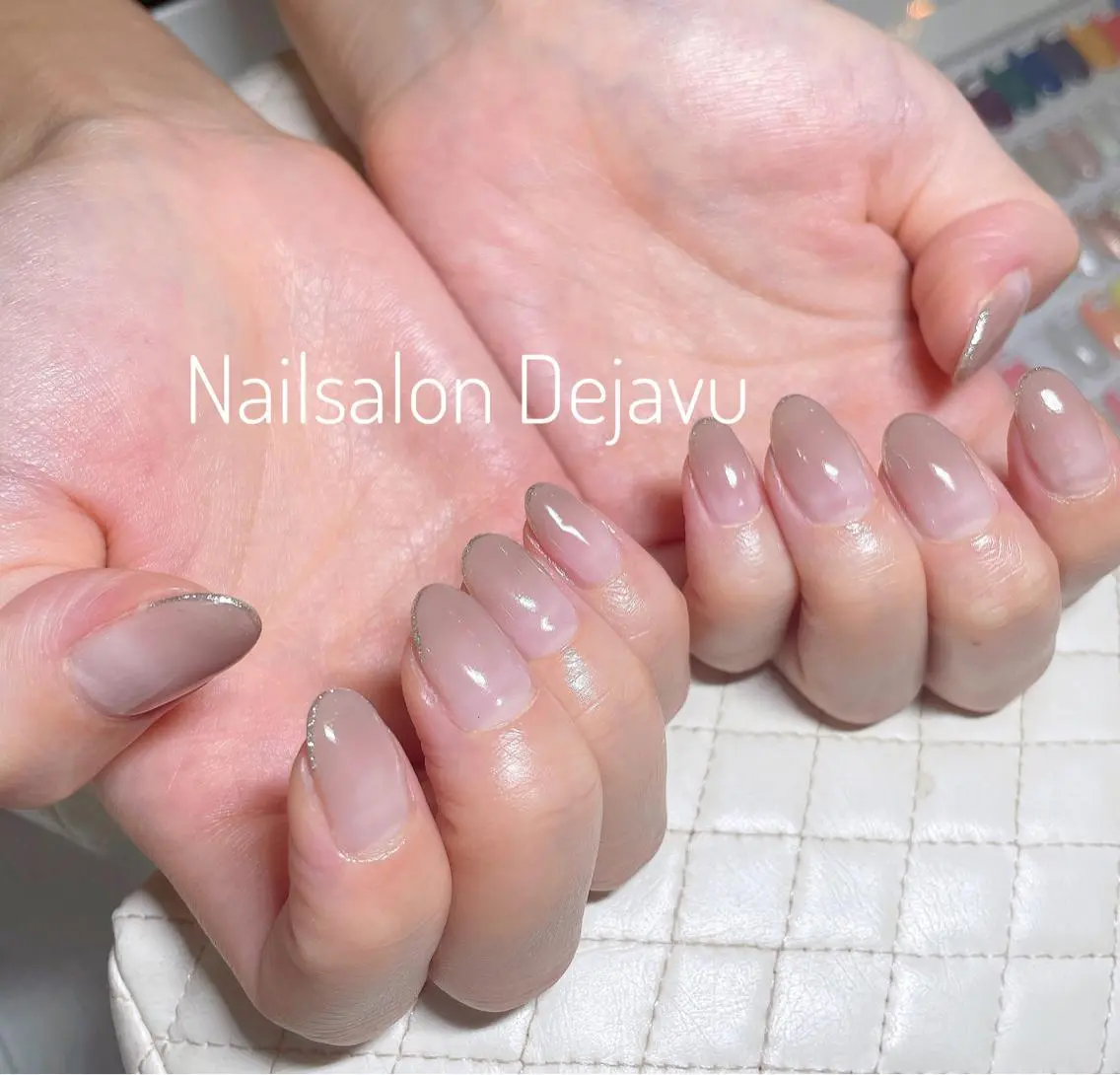 ネイル アートネイル ジェルネイル グラデーション ラメ(グリッター) ハンドネイル Nail salon Dejavu 🌿のネイルデザイン