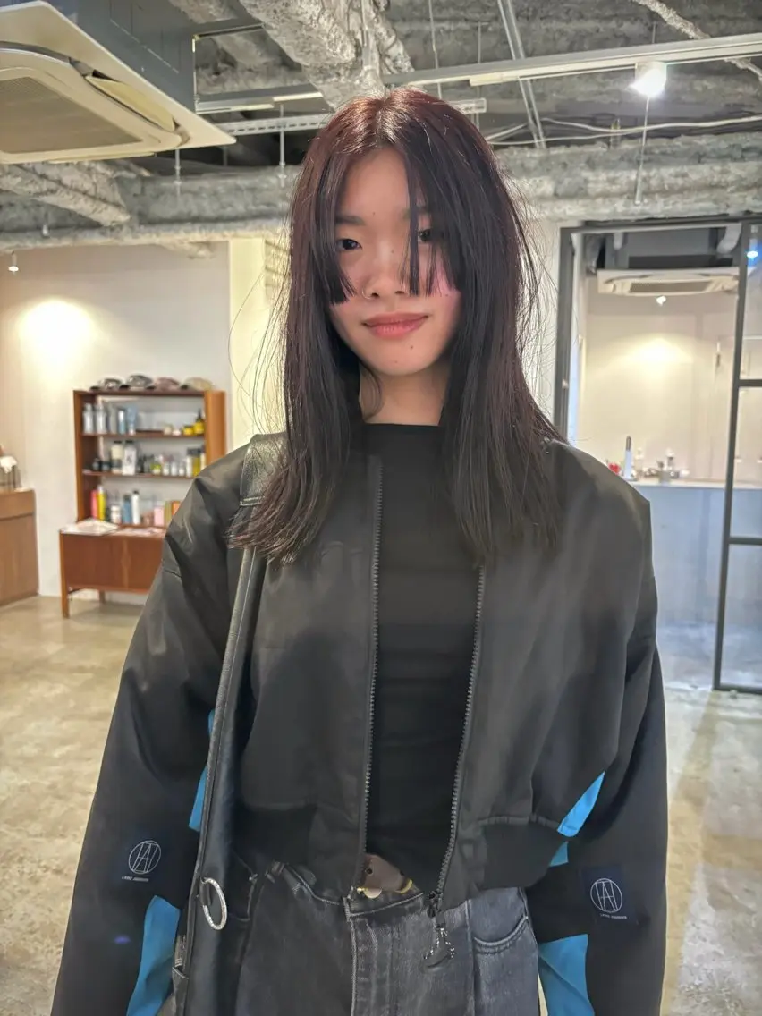 セミロング カラー ブラウンカラー レッドカラー レイヤーカット カット ヘアカラー yu maのヘアスタイル