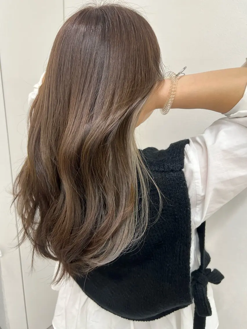 ロング カラー グレージュ Elsa the leap アヤカのヘアスタイル