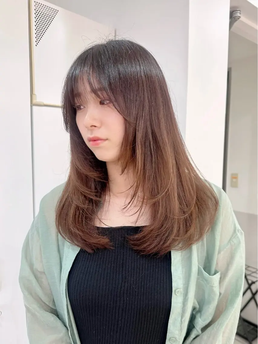 🪸ロングレイヤーカット+トリートメント🐬の写真
