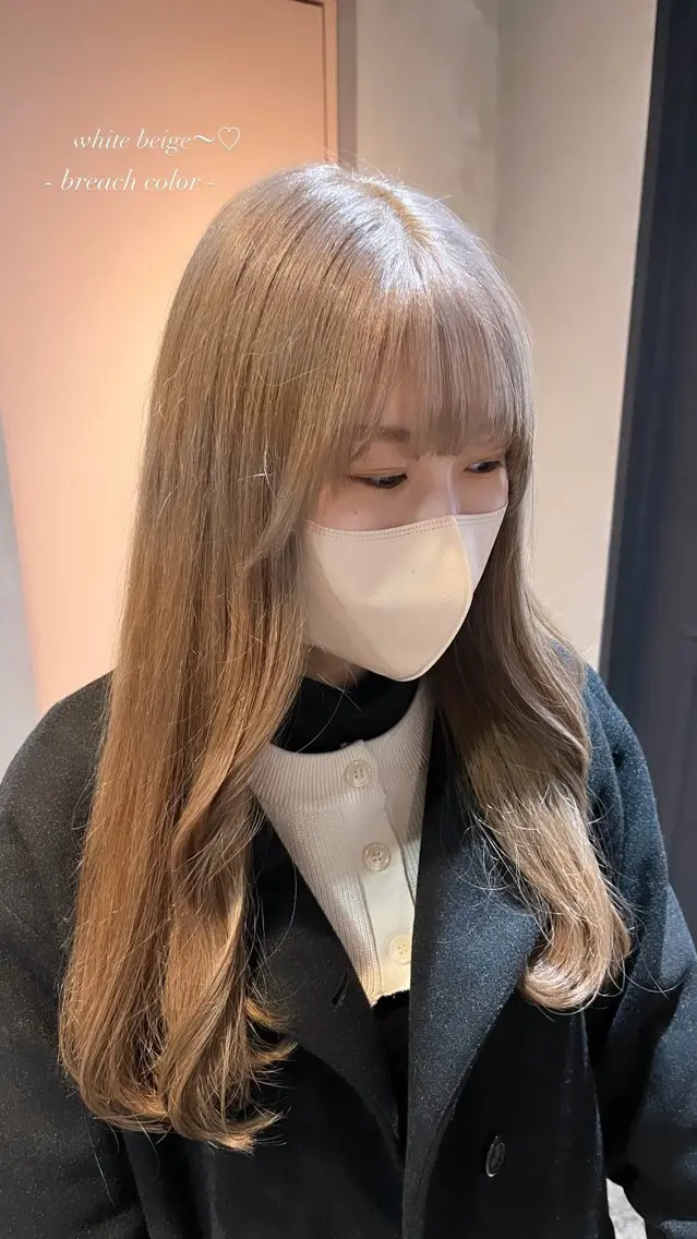 ロング カラー ベージュカラー ブリーチ 光本 杏のヘアスタイル