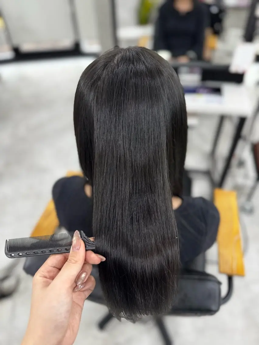 ロング カラー アッシュ アッシュブラウン ベージュカラー 黒髪 ブリーチ カット ヘアカラー トリートメント 赤み無し柔らかカラー 【梅田】madokaのヘアスタイル