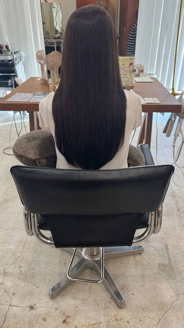ロング カラー ブラウンカラー ココアブラウン カット ヘアカラー 茅根 葵のヘアスタイル