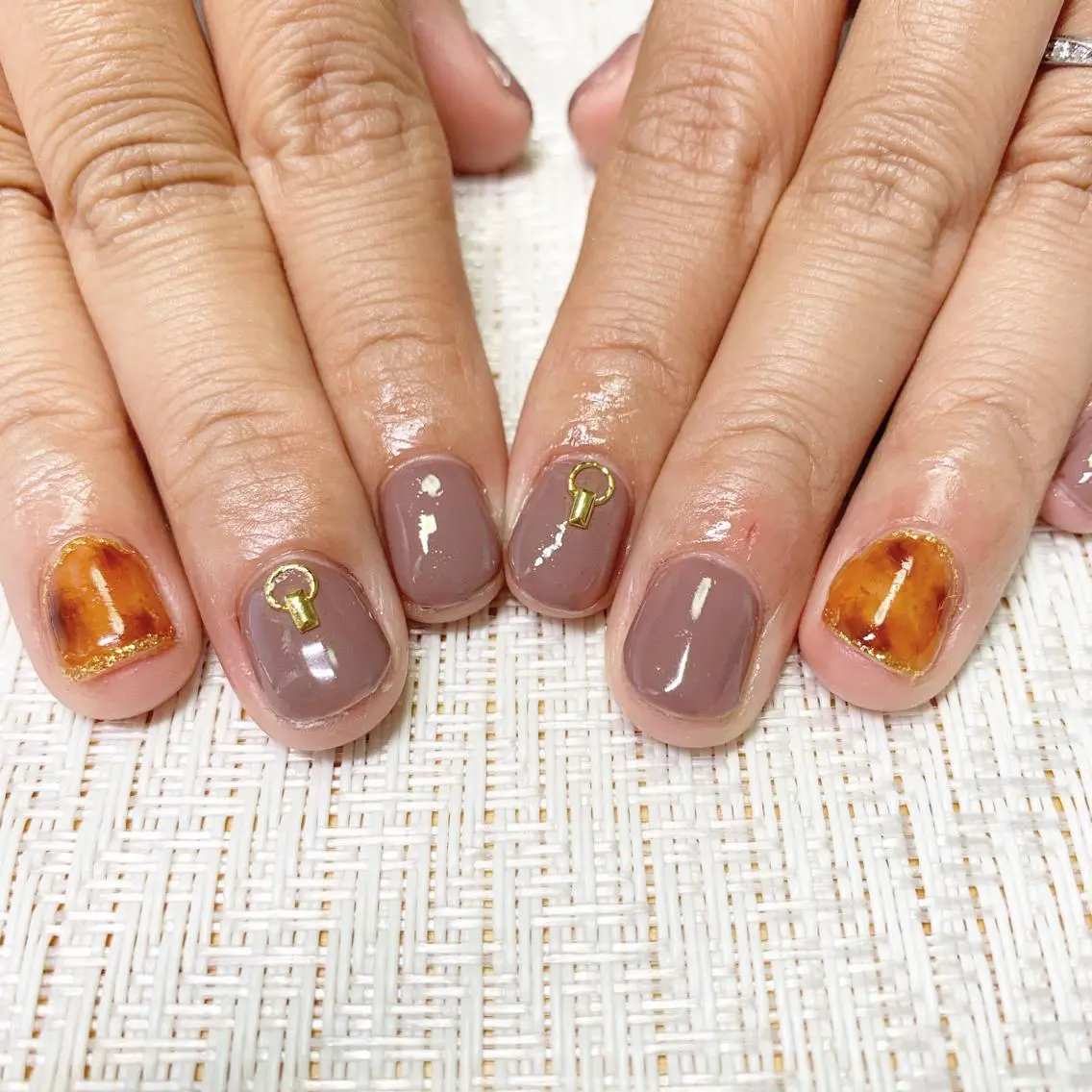 ネイル べっ甲ネイル Adite nailのネイルデザイン