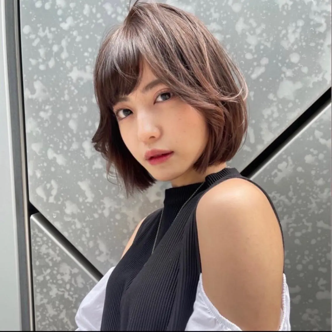 ショート 新宿/韓国レイヤー/ 顔まわり透明感カラーのヘアスタイル