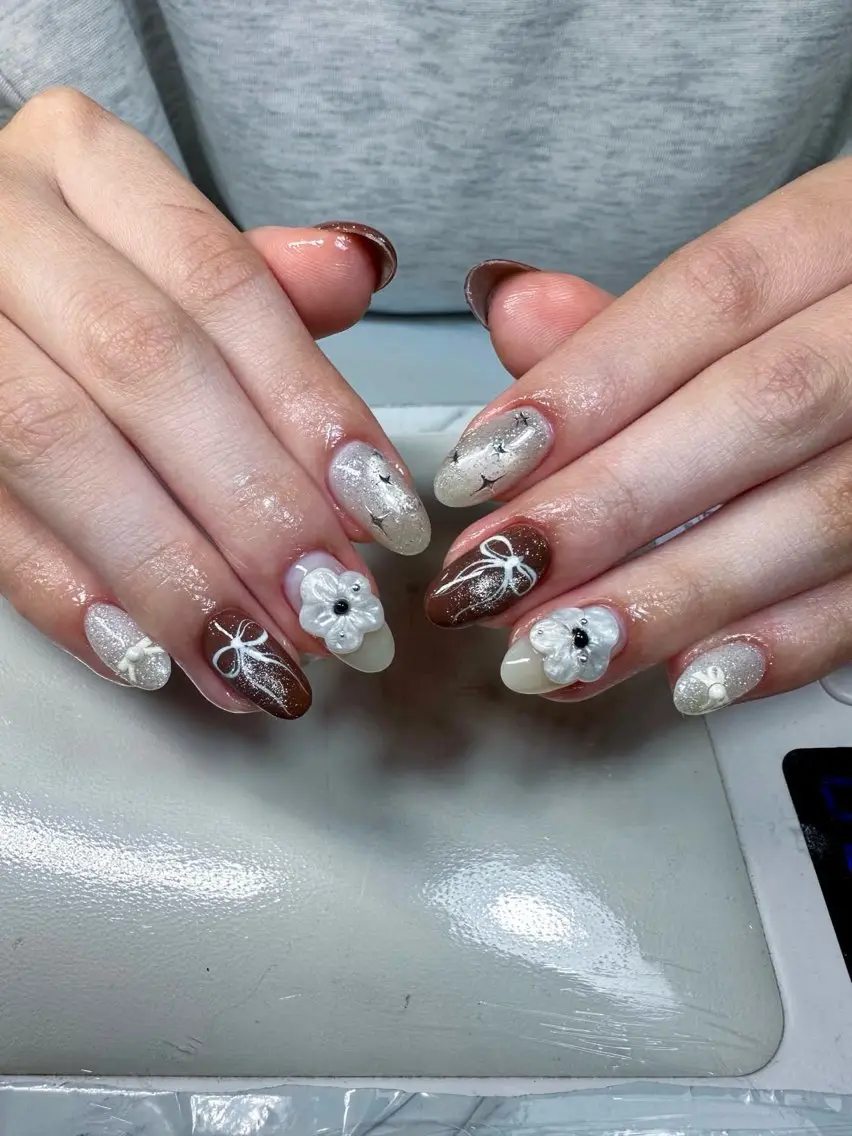 ネイル チークネイル ドット フレンチネイル グラデーション 韓国ネイル ハンドネイル Minette nailHuongのネイルデザイン