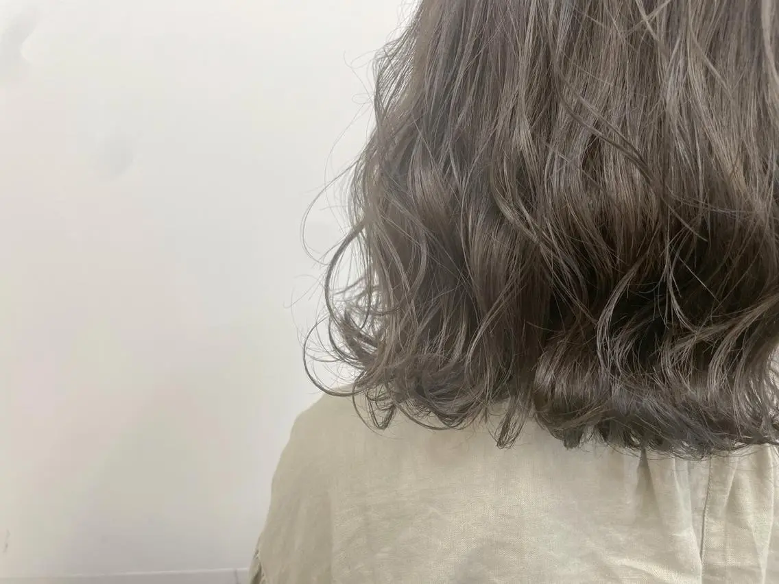 ミディアム カラー ビューティービースト 新宿のヘアスタイル