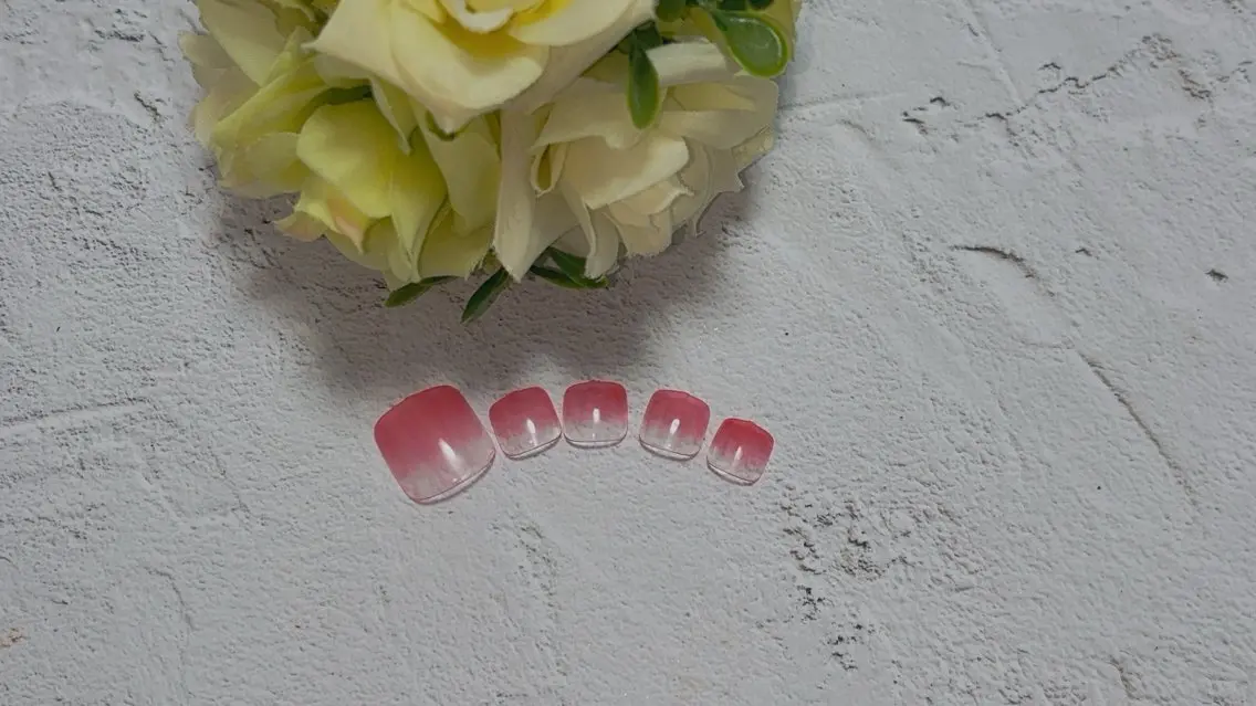 ミニモ限定価格‼️カラーグラデーションネイル(ベースカラークリア)パラジェル使用💅の写真