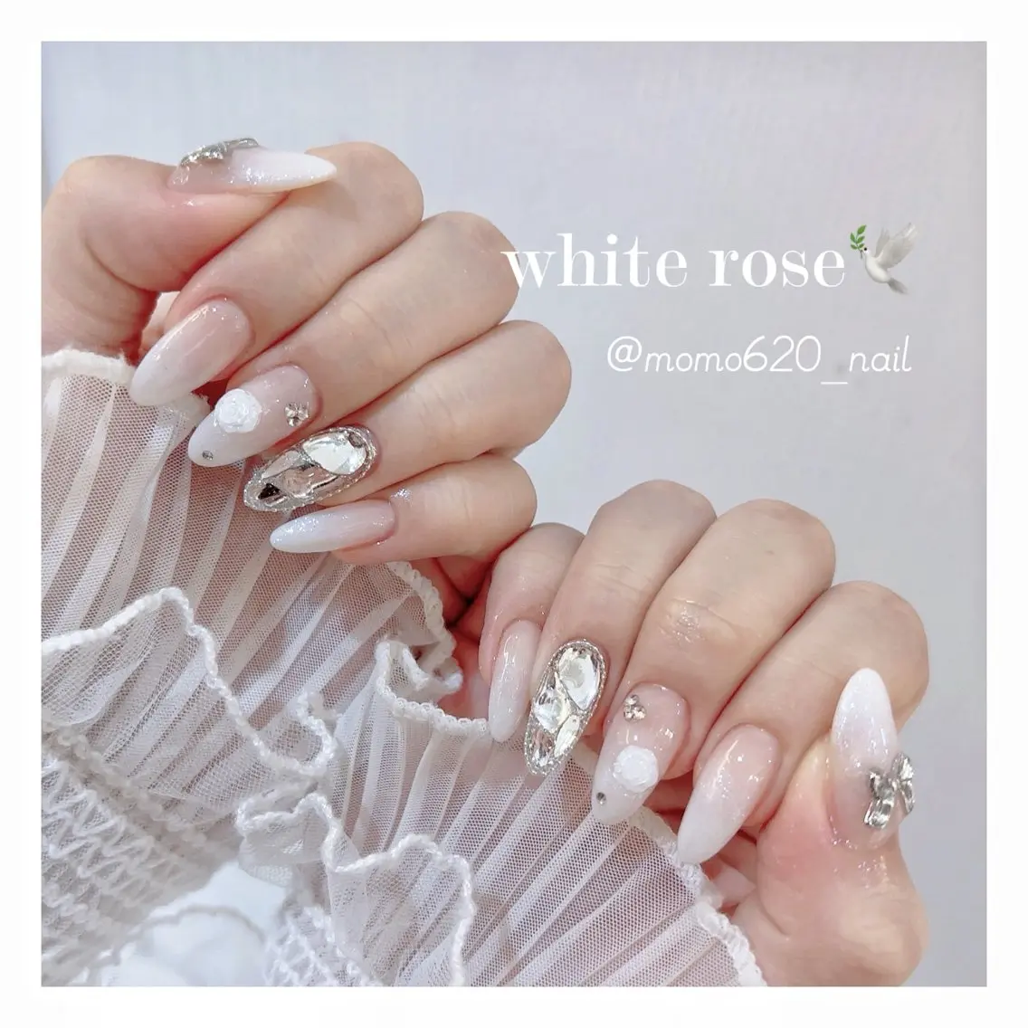 ネイル ホワイト ハンドネイル フットネイル momoka🤍 四ツ橋のネイルデザイン