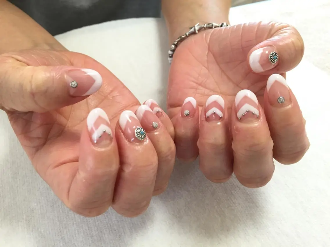 ネイル フレンチネイル 持ち込み miel nailのネイルデザイン