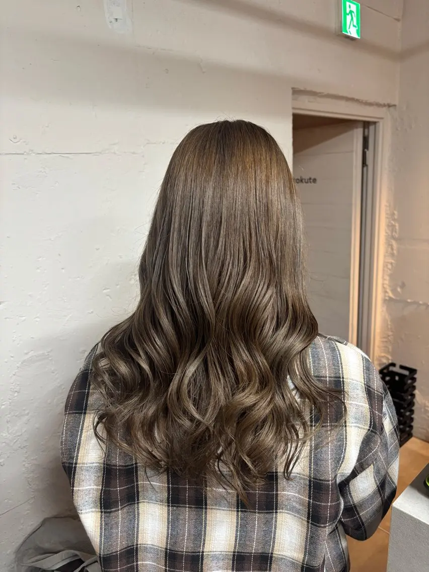 セミロング カラー 🩵似合わせカット SEIRA🩵のヘアスタイル