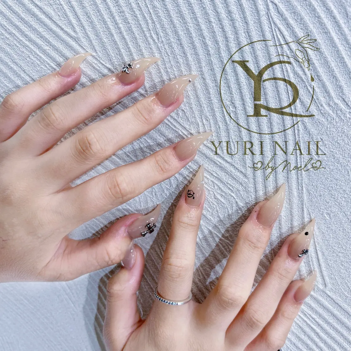 ネイル ハンドネイル フットネイル ハンドケア YURI Nail NARITAのネイルデザイン