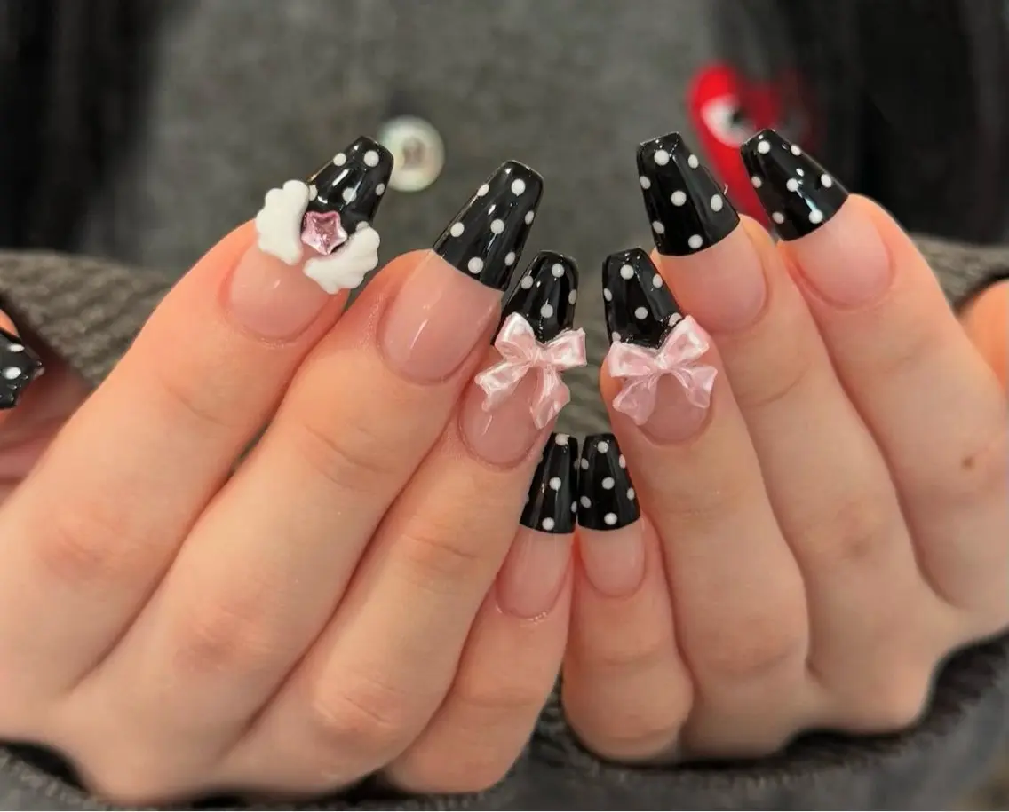 ネイル グラデーション キラキラネイル ワンカラーネイル 冬ネイル Jenn Nail Salonのネイルデザイン