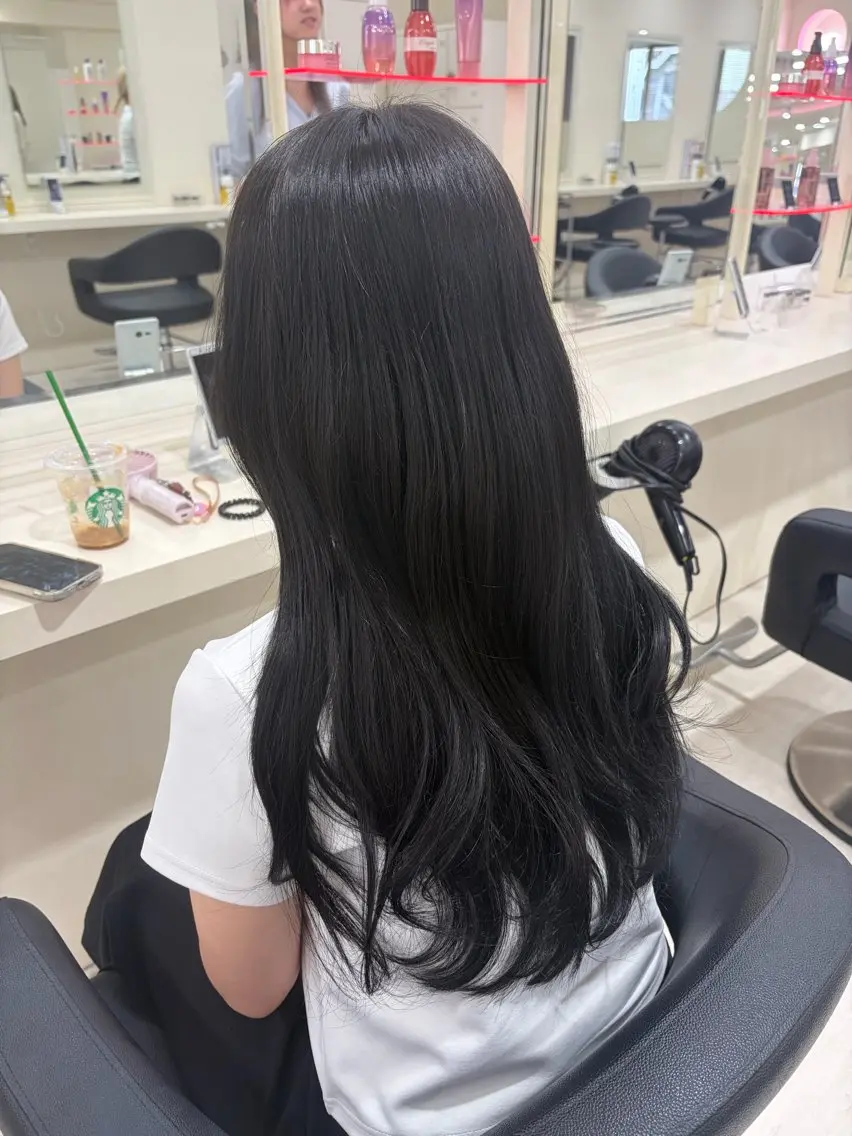 ロング カラー ヘアアレンジ カット ヘアカラー トリートメント ヘアセット 🌈くれは🎨デザイ ン🌟ダメージレスのヘアスタイル
