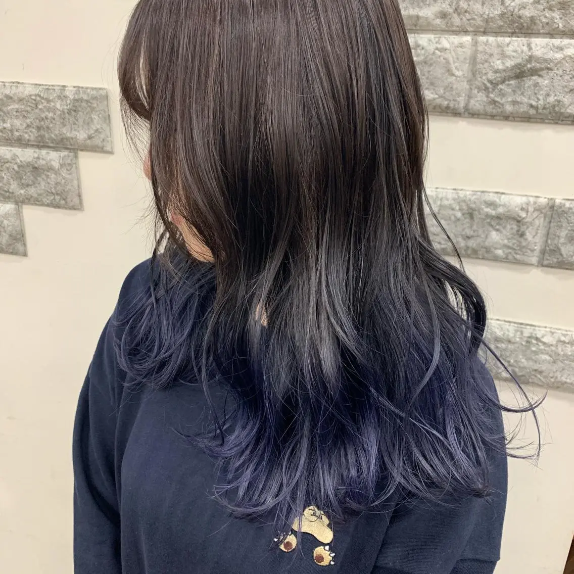 セミロング カラー 薄田 珠美のヘアスタイル