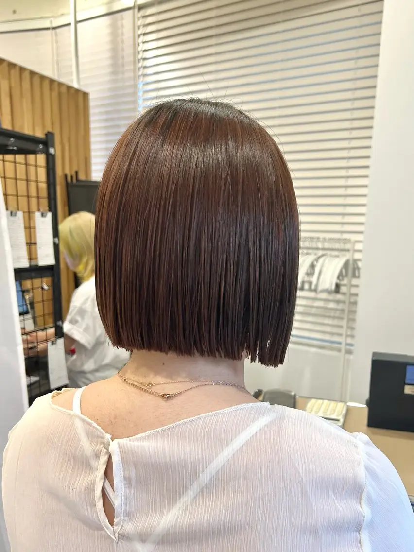 ショート カラー カット ヘアカラー 縮毛矯正 トリートメント ぱつっとボブ/ 小野あかねのヘアスタイル