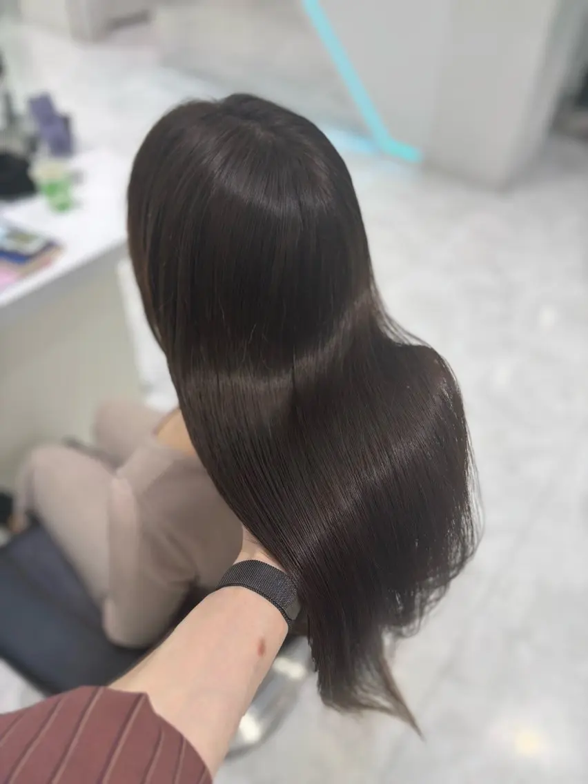ロング カラー ヘアカラー トリートメント ヘッドスパ ヘアセット 流行りの透明感カラー ×縮毛矯正🤍ユウのヘアスタイル
