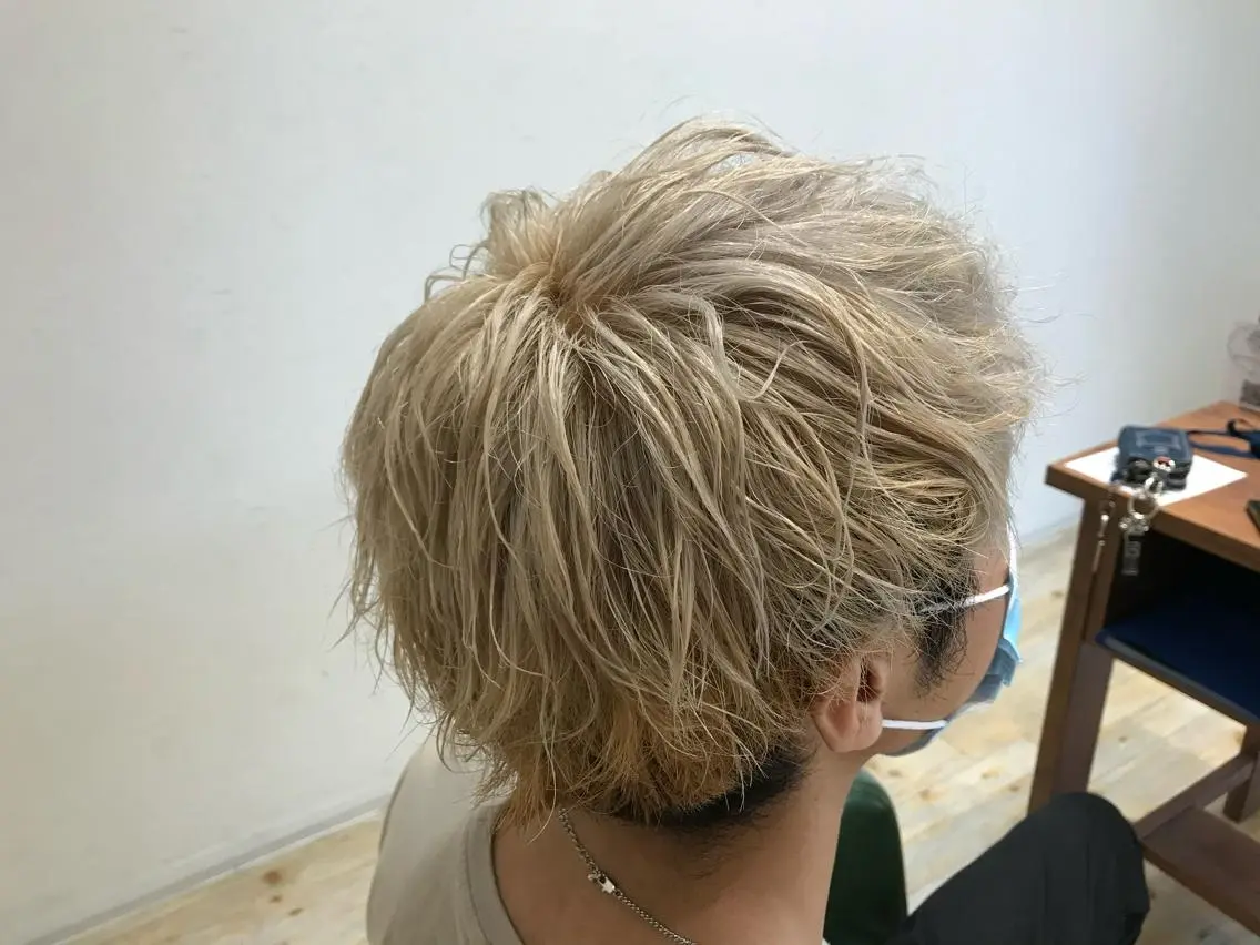 カラー ダブルカラー ハイトーンカラー 湯浅  隆のヘアスタイル