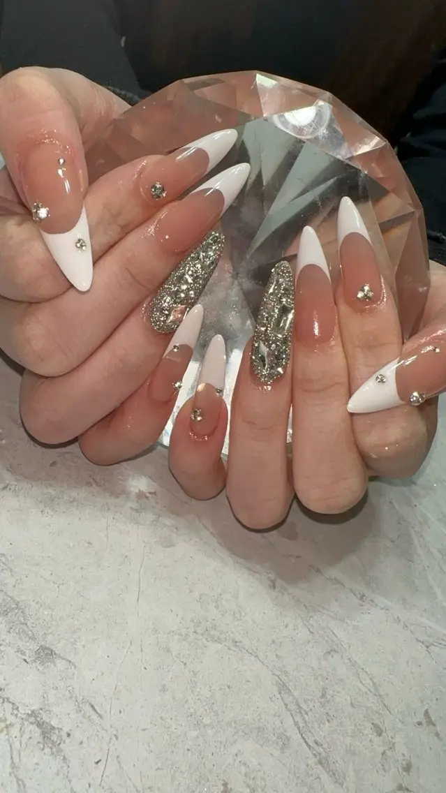 ネイル フレンチネイル ロングネイル ハンドネイル with nail.のネイルデザイン