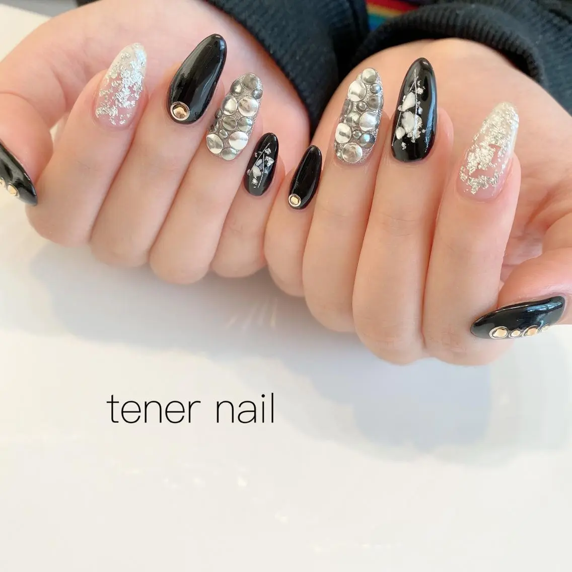 ネイル シルバー テネルネイル tener nailのネイルデザイン