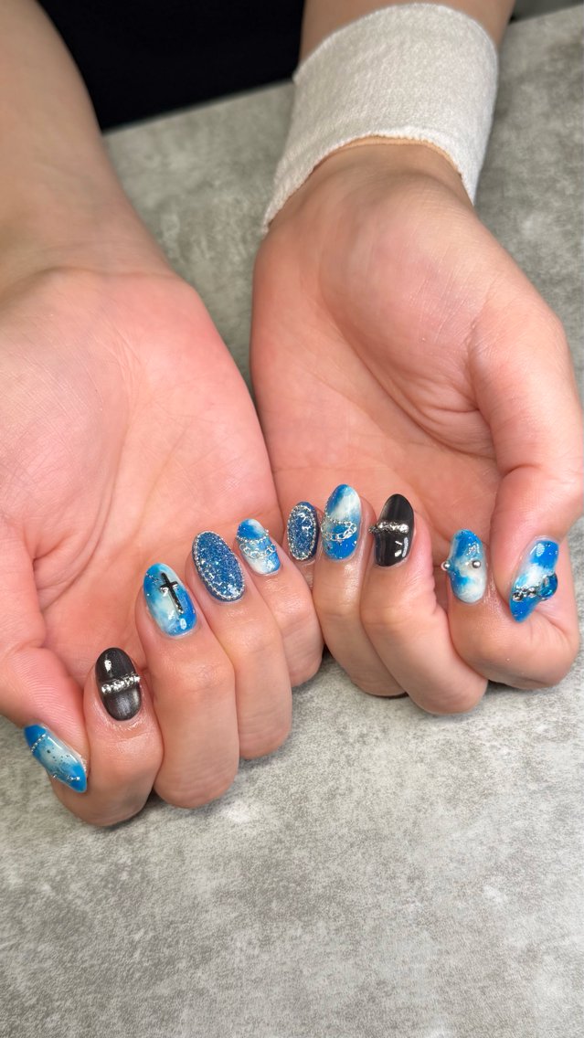 ネイル shino🌟 痛ネイルのネイルデザイン