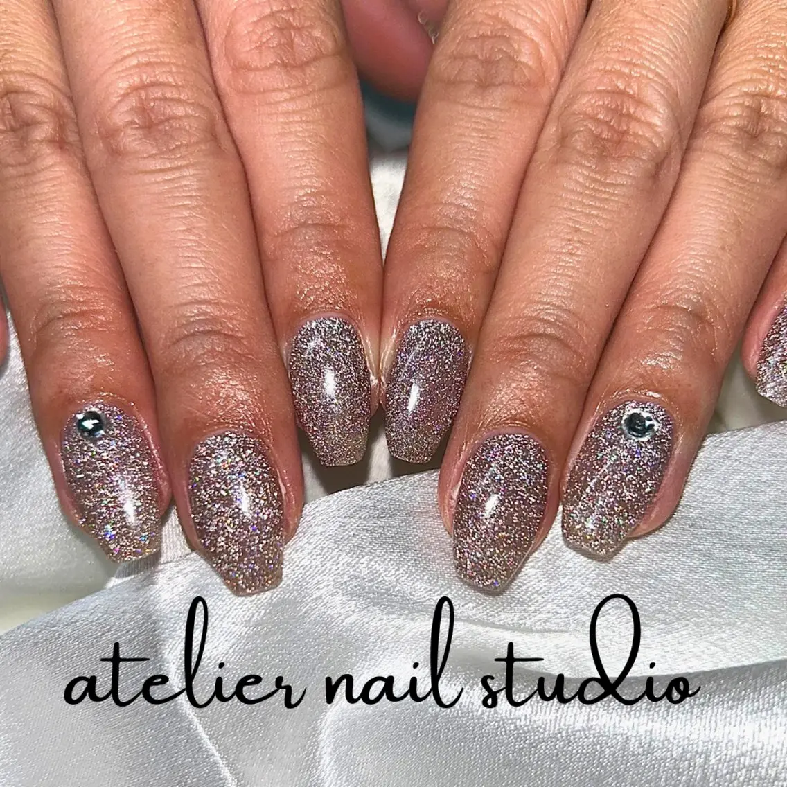 ネイル アートネイル フラッシュネイル ジェルネイル キラキラネイル ラメ(グリッター) ハンドネイル atelier nailstudioのネイルデザイン